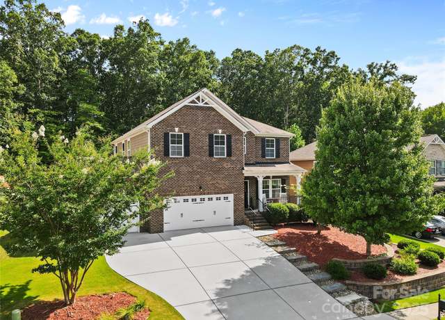 Property at 1919 Madeira Cir, Waxhaw, NC 28173, 5 beds, 3 baths