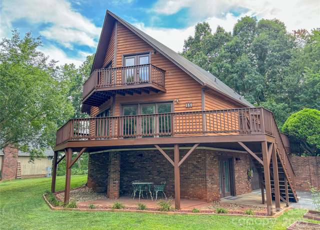 Property at 154 Cedar Rd, Hickory, NC 28601, 3 beds, 2 baths