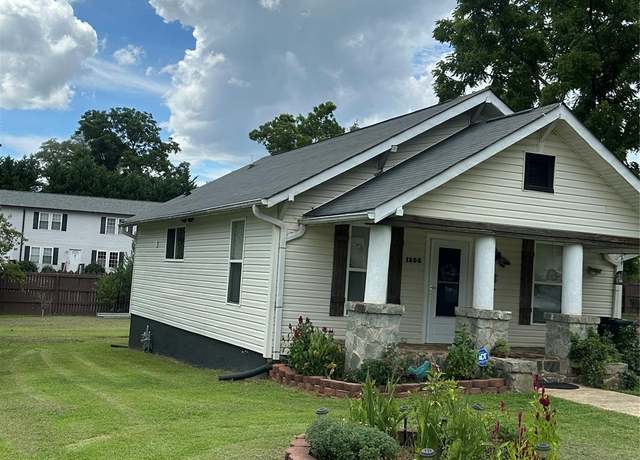 Property at 1208 North Davis Ave, Newton, NC 28658, 3 beds, 1 bath