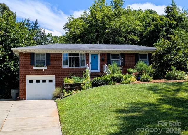 Property at 3022 Sudbury Rd, Charlotte, NC 28205, 4 beds, 2 baths