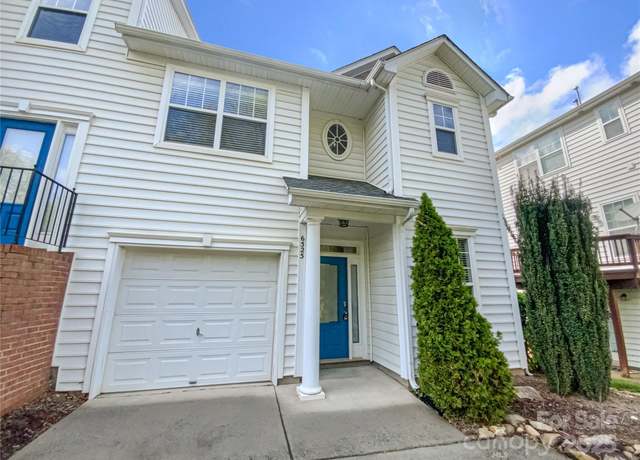 Property at 6525 Soapstone Dr, Charlotte, NC 28269, 3 beds, 2.5 baths