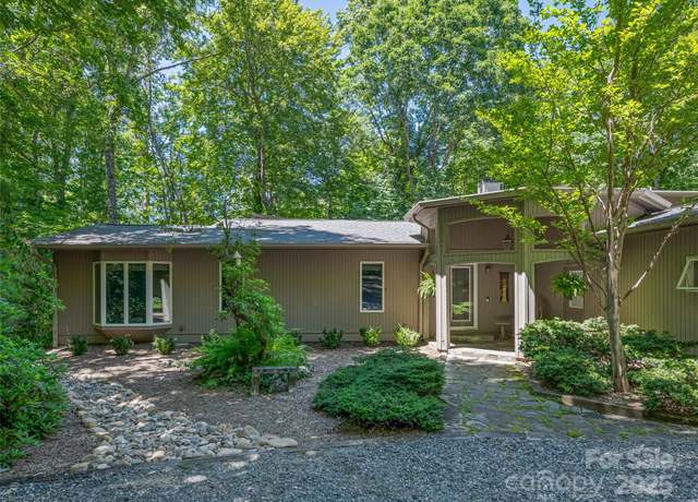 Property at 140 Grouse Ln, Brevard, NC 28712, 2 beds, 3 baths