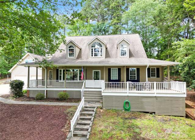 Property at 832 Kemp Rd, Mooresville, NC 28117, 4 beds, 2.5 baths