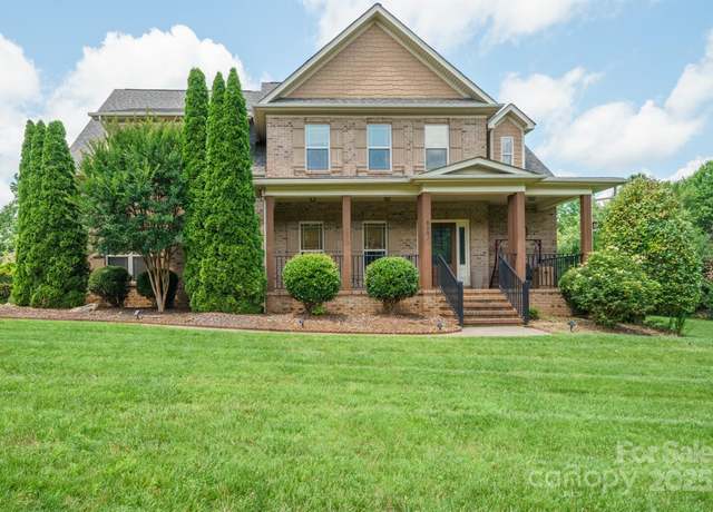 Property at 8137 Caliterra Dr, Charlotte, NC 28227, 4 beds, 3 baths