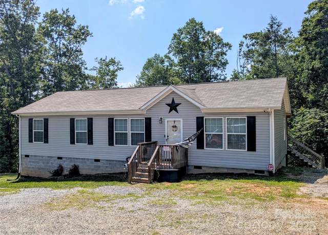 Property at 201 Smoky Mountain Dr, Marion, NC 28752, 3 beds, 2 baths