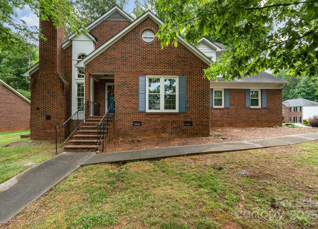 Property at 2000 Shannon Bridge Ln, Matthews, NC 28105, 4 beds, 2.5 baths