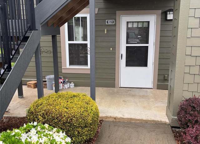 Property at 1601 Deermouse Way, Hendersonville, NC 28792, 2 beds, 2 baths