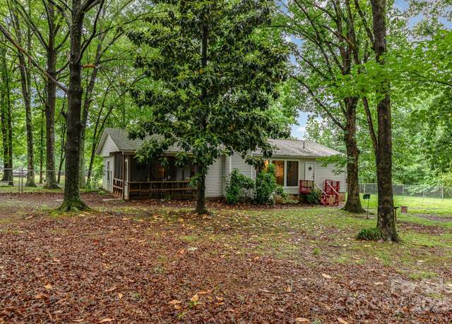 Property at 6804 Lineberger Rd, Denver, NC 28037, 3 beds, 2 baths