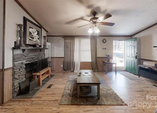 Property at 5124 Gates Dr, Denver, NC 28037, 3 beds, 2 baths