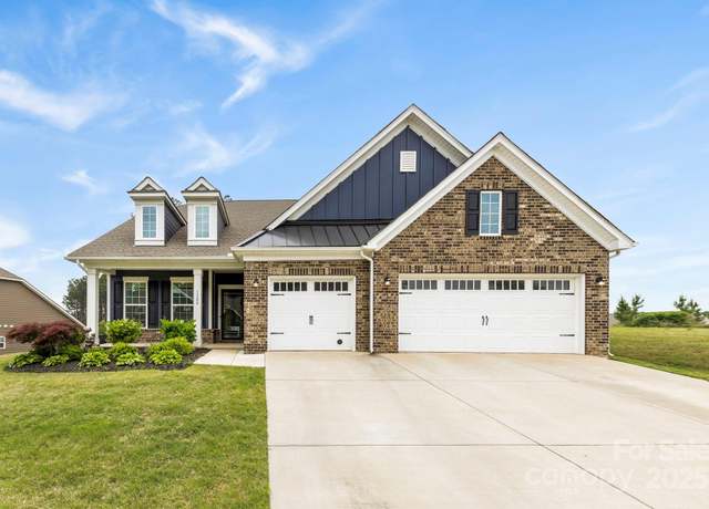 Property at 1300 Dali Blvd, Mount Holly, NC 28120, 4 beds, 3 baths