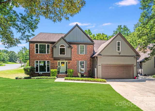 Property at 7516 Kinsmore Ln, Charlotte, NC 28269, 4 beds, 2.5 baths