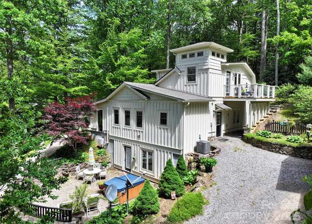 Property at 45 Gracious Ln, Waynesville, NC 28785, 4 beds, 3.5 baths