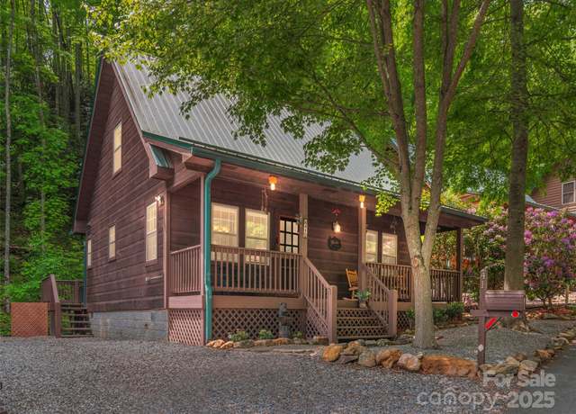 Property at 41 Trapper Ln, Waynesville, NC 28785, 2 beds, 2 baths