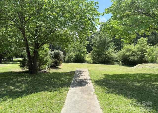 Property at 1119 Chesterfield Ave, Lancaster, SC 29720