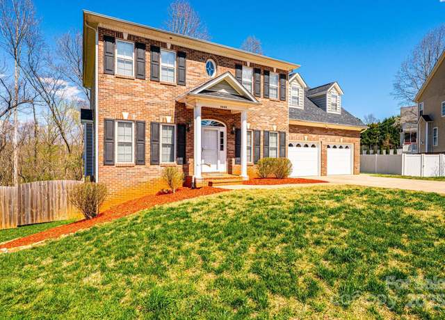 Property at 2640 Ironwood Dr, Hickory, NC 28602, 4 beds, 2.5 baths