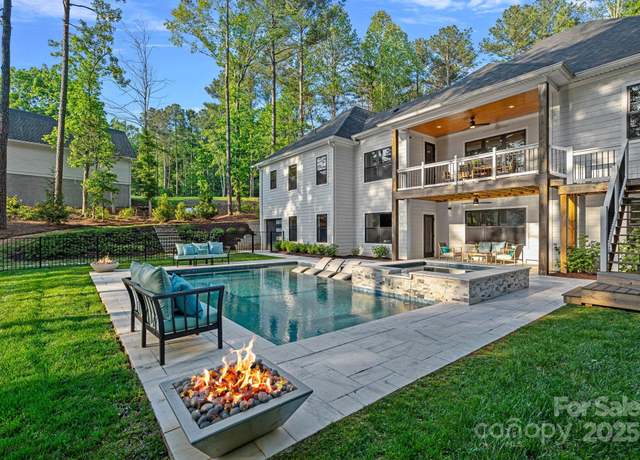 Property at 127 Holt Ln, Mooresville, NC 28117, 4 beds, 3.5 baths