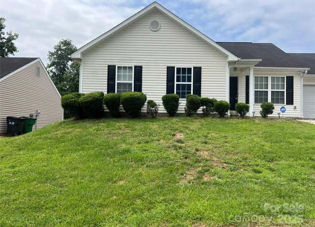 Property at 5523 Stone Bluff Ct, Charlotte, NC 28214, 3 beds, 2 baths