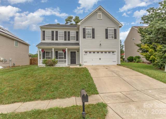 Property at 528 Goodloe Dr, Charlotte, NC 28262, 4 beds, 2.5 baths