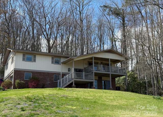 Property at 53 Oakwood Dr, Horse Shoe, NC 28742, 3 beds, 3 baths