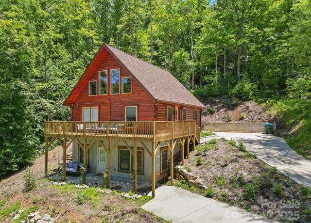 Property at 19 Frontier Ct, Asheville, NC 28805, 3 beds, 2 baths