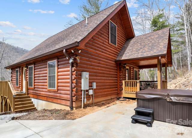 Property at 19 Frontier Ct, Asheville, NC 28805, 3 beds, 2 baths