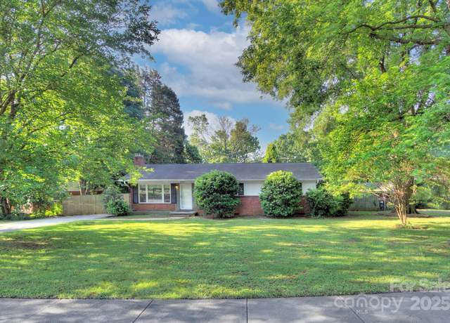 Property at 3951 Whitehall Dr, Charlotte, NC 28208, 3 beds, 1.5 baths