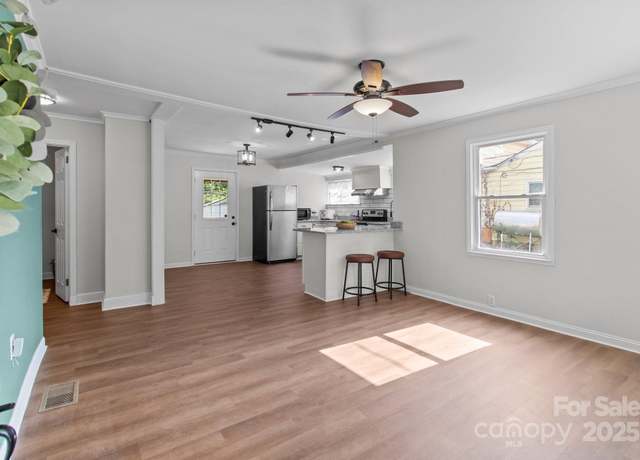 Property at 405 E 18th St, Kannapolis, NC 28083, 2 beds, 1 bath