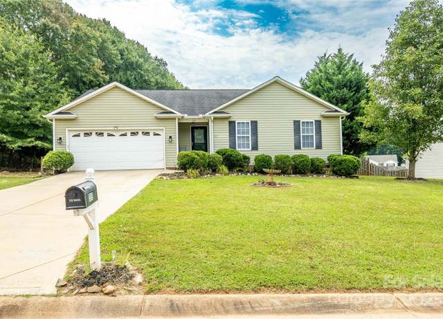 Property at 309 Irish Downs Dr, Clover, SC 29710, 3 beds, 2 baths