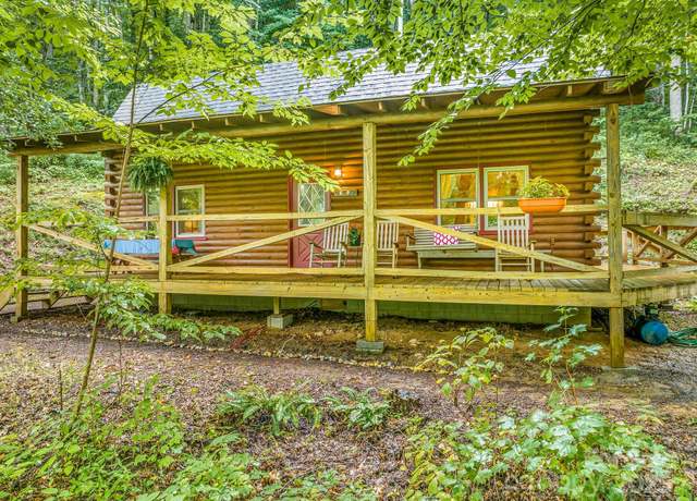 Property at 51 Spruce St, Maggie Valley, NC 28751, 2 beds, 2 baths