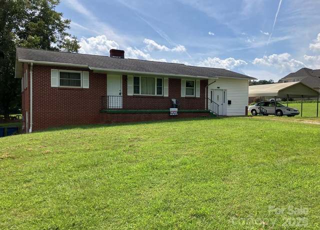 Property at 2014 NE 31st Avenue Ave NE, Hickory, NC 28601, 3 beds, 1 bath
