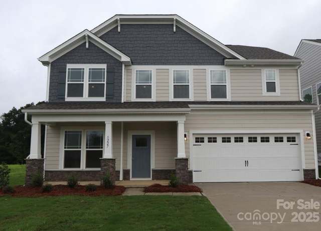 Property at 1227 Fremont Dr, Wingate, NC 28174, 2 beds, 2.5 baths