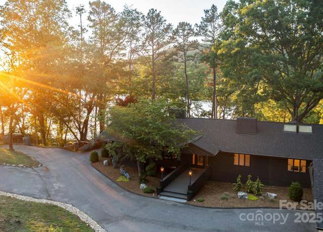 Property at 181 Lakeshore Dr, Asheville, NC 28804, 5 beds, 3.5 baths