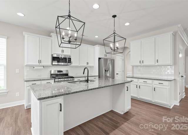 Property at 3017 Woodlands Creek Dr, Monroe, NC 28110, 5 beds, 3 baths