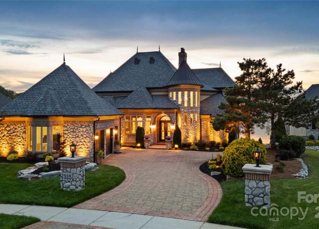 Property at 325 Ivy Arbor Cir, Rock Hill, SC 29732, 5 beds, 6 baths