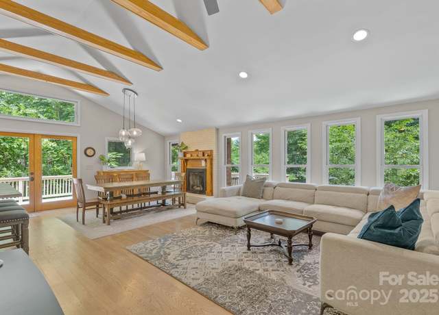 Property at 55 Springwood Dr, Asheville, NC 28805, 4 beds, 3 baths