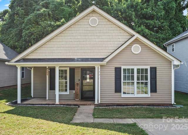 Property at 1331 Braveheart Ln, Charlotte, NC 28216, 3 beds, 2 baths