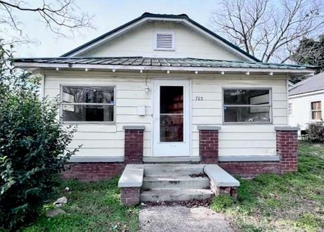 Property at 703 Buffalo St, Shelby, NC 28150, 3 beds, 2 baths