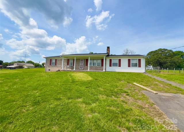 Property at 2025 Baton School Rd, Lenoir, NC 28645, 3 beds, 2 baths