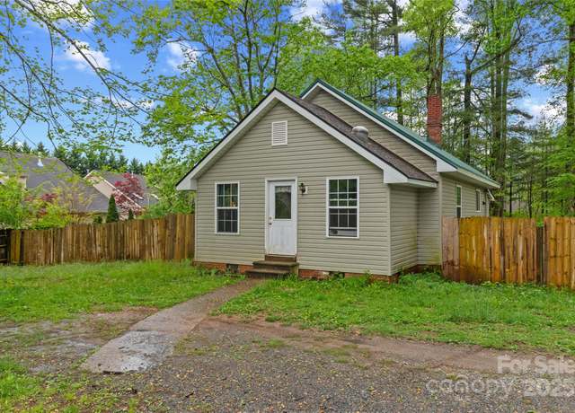 Property at 73 Pike Pl, Brevard, NC 28712, 2 beds, 1 bath