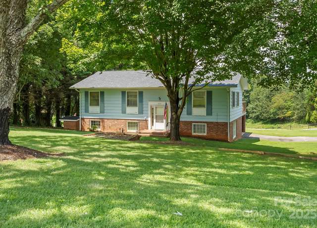 Property at 4745 16th Street Dr NE, Hickory, NC 28601, 4 beds, 3 baths