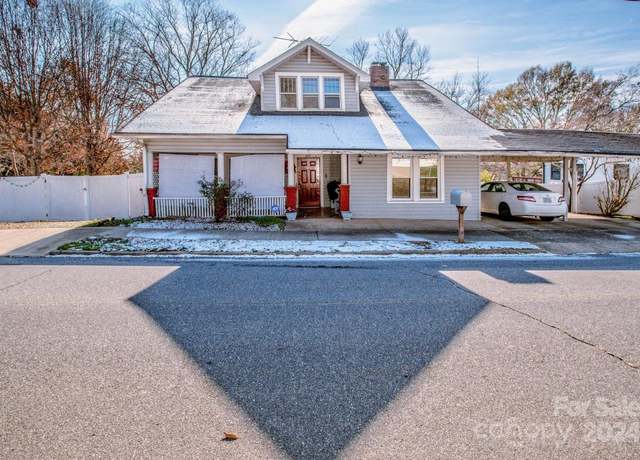 Property at 241 4th Ave N, Taylorsville, NC 28681, 3 beds, 2 baths