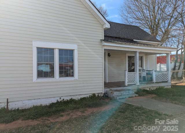 Property at 1900 E Ozark Ave, Gastonia, NC 28054, 8 beds, 4 baths