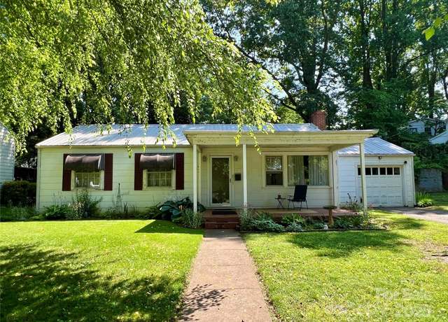 Property at 511 Westview St SW, Lenoir, NC 28645, 2 beds, 1 bath