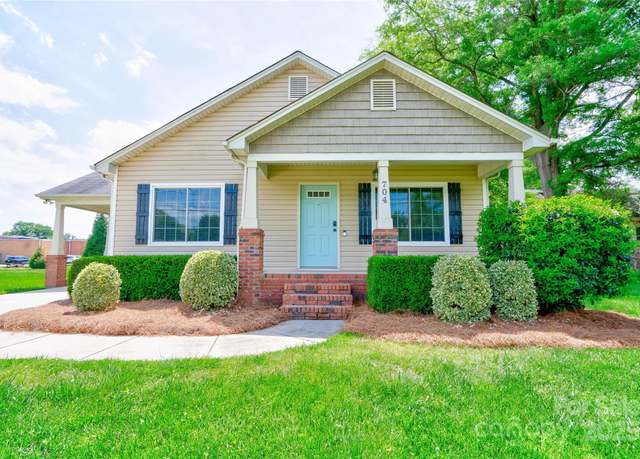 Property at 704 E Catawba St, Belmont, NC 28012, 3 beds, 2 baths