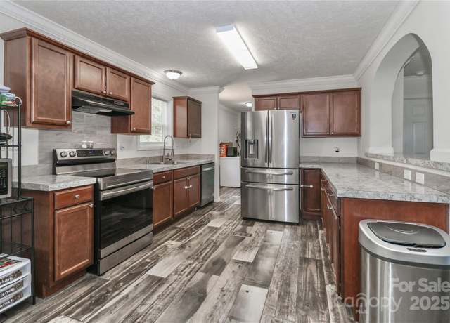 Property at 119 Marietta Rd, Mooresville, NC 28117, 3 beds, 2 baths