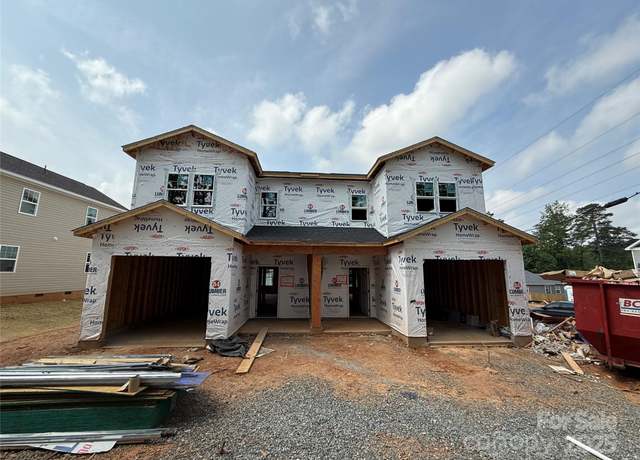 Property at 2735 Primrose Ave, Charlotte, NC 28208, 3 beds, 2.5 baths