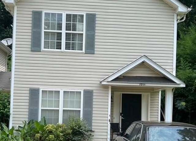 Property at 1011 Karendale Ave, Charlotte, NC 28208, 3 beds, 2.5 baths