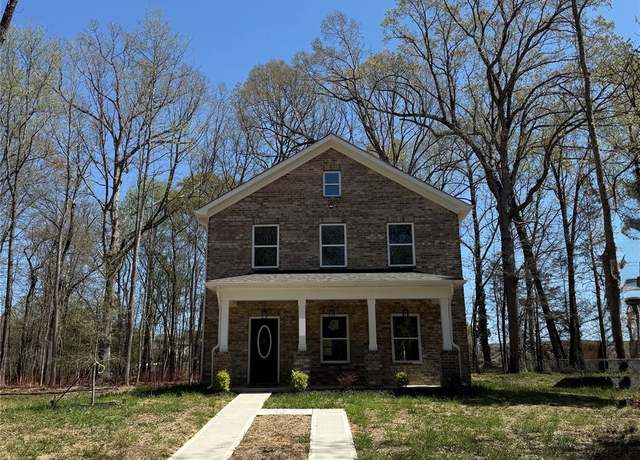 Property at 4731 Whispering Oaks Dr, Charlotte, NC 28213, 3 beds, 2.5 baths