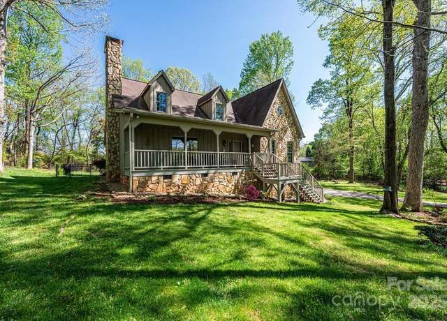 Property at 1524 Court Cir, Newton, NC 28658, 2 beds, 2.5 baths