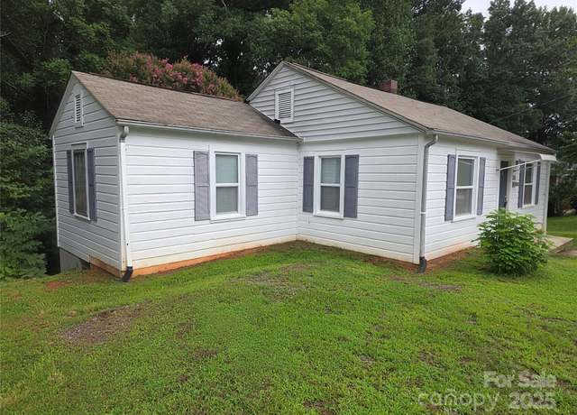 Property at 315 Spruce St SW, Lenoir, NC 28645, 2 beds, 2 baths